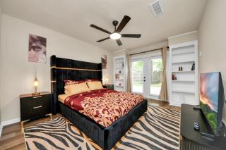 Modern Home, Game Room, Pool Table, Stylish Bath. - 4
