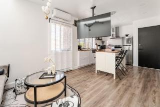 Maison Mosaique Parisian 2BR near Leonard Cohen - 2