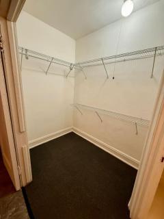Large 2 Room Studio - Great Transportation - 3