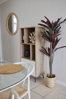 2 Bedroom Bloubergstrand Apartment with Ocean Views - 2