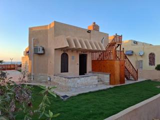 First row chalet beach house قرية دعاء السماء مدينة الحمام - 5