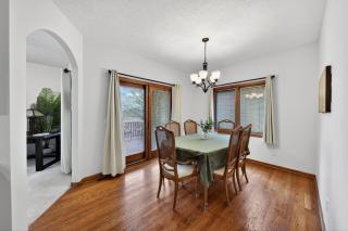 Quiet Lincoln Gem 3 King BRs Garage home - 8