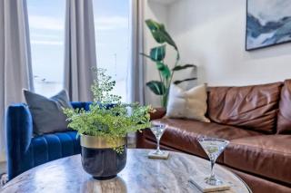 Euphony - Designer Furnishings - 5 mins to Broadway - 2