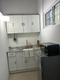 Burwood Breeze Retreat 5 mins to beach AC WiFi - 8