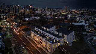 Urban Row - Rooftop Hottub - Heart of Gulch - 6