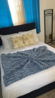 Burwood Breeze Retreat 5 mins to beach AC WiFi - 0