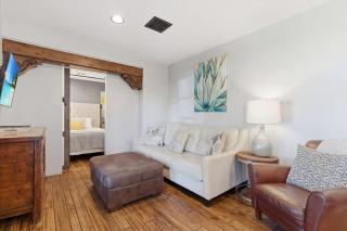 Orchard-4 Units-In Old Town-Walk to Fashion Square - 2