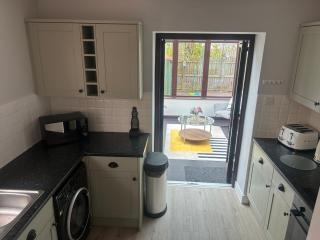 Helen's Hoose - 3