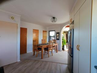 Three Doors Whole 3bdr Home Central Motueka - 8