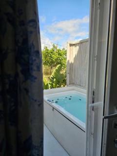 Fino Amore Private Jacuzzi Suite in Mykonos Town - 2