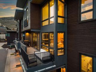 Canyons Retreat 5BR Townhome with Hot Tub - 1