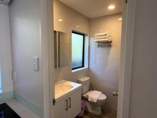 Cozy Duplex in Ellerslie - 9