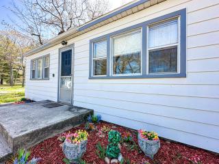 Lake Huron Cottage 6 - 3 Bed 1 Bath - 4