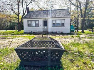 Lake Huron Cottage 6 - 3 Bed 1 Bath - 2