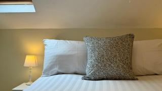 Cosy Central Apartment Sleeps 4, Worcester - Free Parking - 4