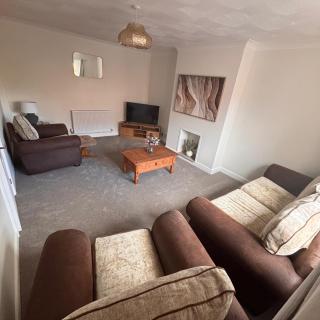 Spacious 4 Bedroom Contractor House, Bridgwater - 8