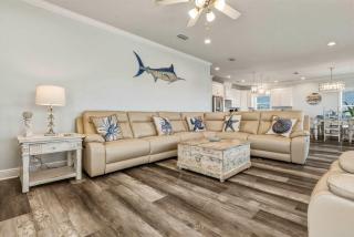 Waterfront home with private grill dock and washer & dryer - 9