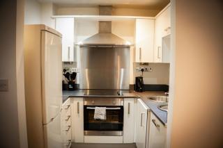 Stylish 2BR Apt in Manchester's Heart - 6