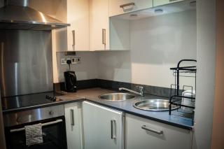 Stylish 2BR Apt in Manchester's Heart - 5