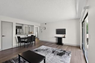 Modern 1-bedroom apartment in Lenexa - 1