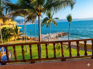 Beachfront Paradise, 5-bdr, 3-bath, Resort Access - 3