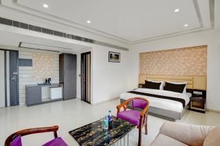 Palette-Seven Axis Hotel by 4 Square Nearest Vaishali And Anand Vihar Metro Station - 2