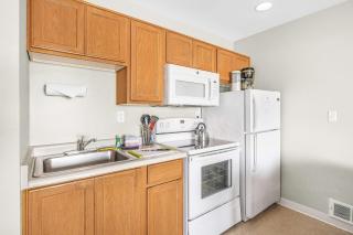 Ocean view studio no stairs-Full Kitchen Patio - 5