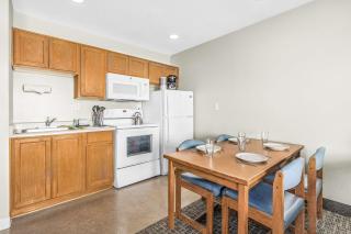 Ocean view studio no stairs-Full Kitchen Patio - 4