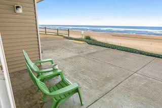 Ocean view studio no stairs-Full Kitchen Patio - 5