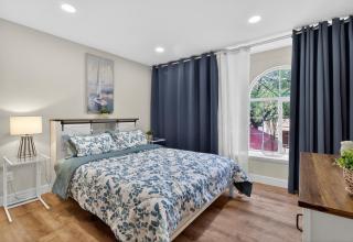Beautiful 2 Bedroom Condo 10 min from the Strip - 2