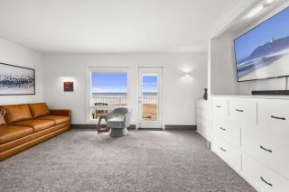 Top Floor Corner King Suite - Stunning Ocean and River Views - 7