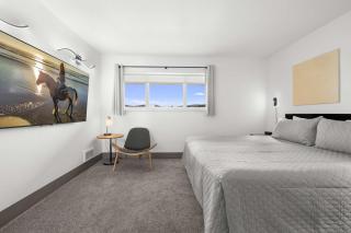 Top Floor Corner King Suite - Stunning Ocean and River Views - 7