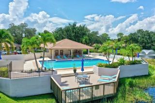 Pet Friendly-Walk to PGA Resort - 9