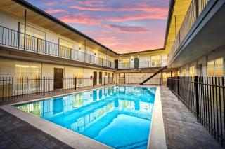 15 Miles from NRG Heights with Pool & Free Park - 0