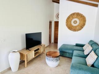 Charming Tiaré Villa with Pool in St François - 6