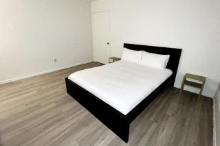 Three Bedroom Walk to Strip & MGM Casino - 1