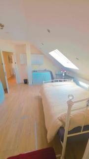 studio with ensuite - 5