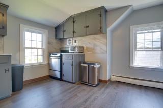 Romantic Cape Cod Beach Retreat 1 Mi to the Ocean - 8