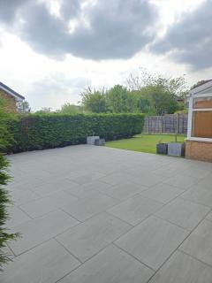 Spacious 4 Bedroom Duplex with Free Parking - 4