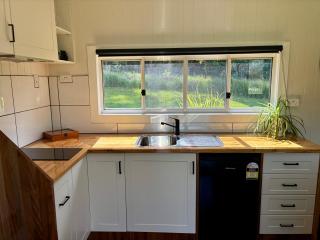 Bee & Goat Off-Grid Tiny Home Stay - Tamaree - 2