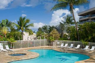 Maui Banyan Q408 - 9
