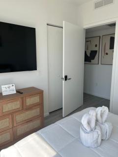 Miami-Brickell with Skyline views Luxury High Rise 2BR-2BATH - walking distance to KASEYA - HEAT ARENA - BAYSIDE - PORT OF MIAMI CRUISE SHIPS - Miami - 3