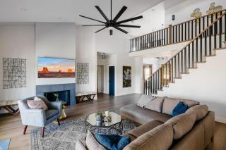 Majestic Mountain Mansion-Pool -Spa & Guest House - 4