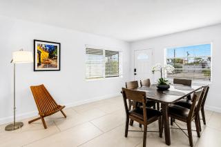 Experience Bliss Relaxing Retreat Near Treasure Island Beaches - 2