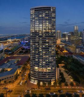 Executive Studio Walk to Arena Port & Bayfront - 5