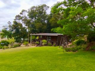 Acacia Country Garden Cottage - 7