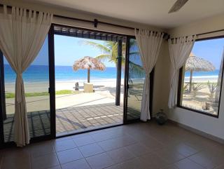 Casa Paz - Ocean Front Villa wPool & Resort - 6
