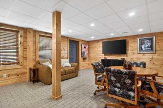 Expansive lakefront cabin with game room and yard - 3