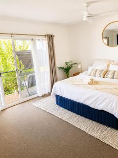 Apollo Stayz Luxury Apartment 63 - pool- spa- jetty - 6