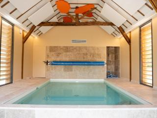 Gîte avec piscine, climatisation - 14 pers. - FR-1-616-579 - 0